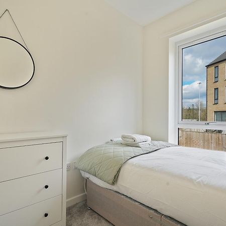 Mersey Way, Spacious 3 Bed Home, Close To Sheffield City Centre & Free Driveway Parking - Perfect For Workers, Groups & Families - Hosted By Stay Host Save Extérieur photo